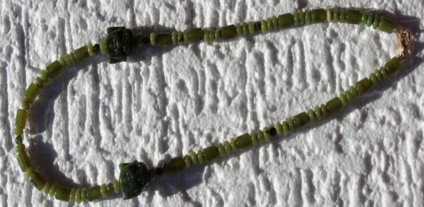 Collier Bouddha en Jade du Canada 'Joie'