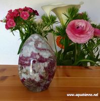 Tourmaline rose variété Rubellite de Madagascar sur Quartz